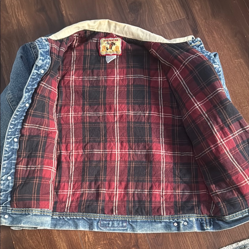 Vintage CINCH Denim Jacket with Cream Collar - Picture 2 of 7